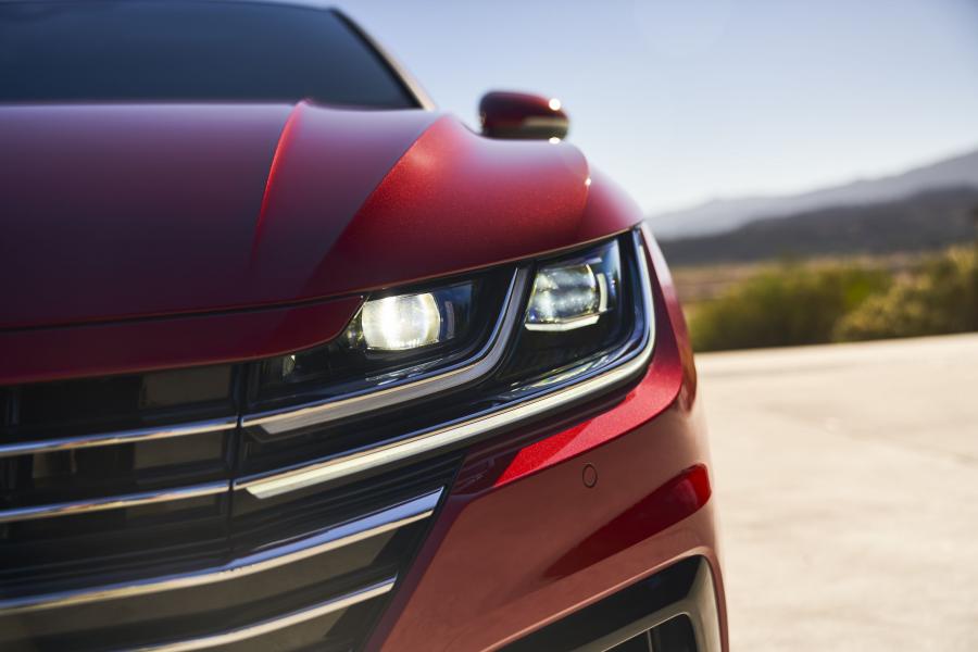 Детали экстерьера Volkswagen Arteon 4Motion R-Line 2019 года  (NA) (фото 34 из 40)